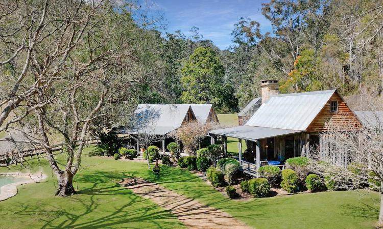 ‘Billy Bourne Farm’ – An Exquisite Australiana Homestead