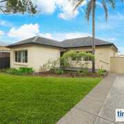 Seller of a House in Miranda