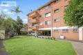 Immaculate 1 Bedroom + Study aprtment move in ready