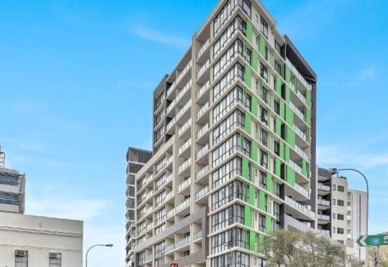 MODERN AND CONTEMPORARY 1 BEDROOM APARTMENT IN HURSTVILLE CBD