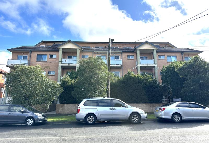 MODERN AND SPACIOUS 2-BEDROOM, 2-BATHROOM APARTMENT IN A PRIME BEXLEY LOCATION