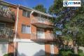 BRIGHT AND SPACIOUS 3 BEDROOM TOWNHOUSE  CLOSE TO STATION.