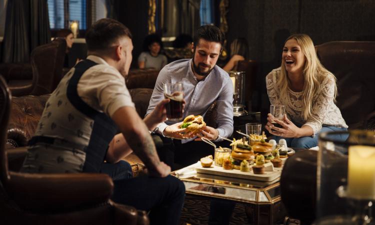 Turnkey Burger Restaurant / Bar lounge in Prime Elsternwick Location! [2505142]