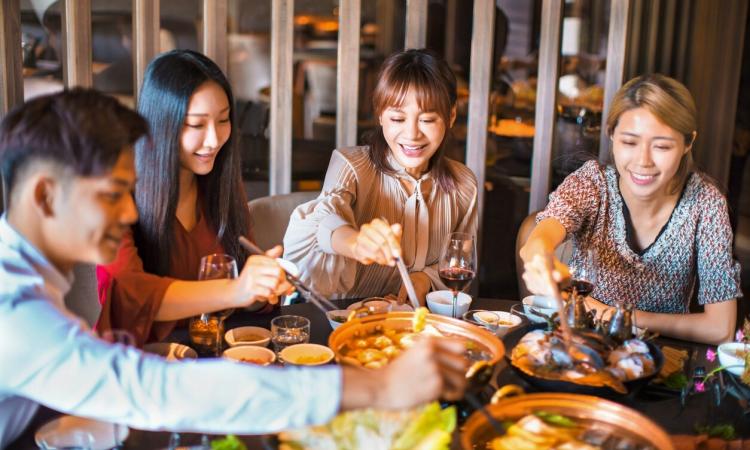 Well established Restaurant for sale! Fully managed with plenty of parking [2506231]