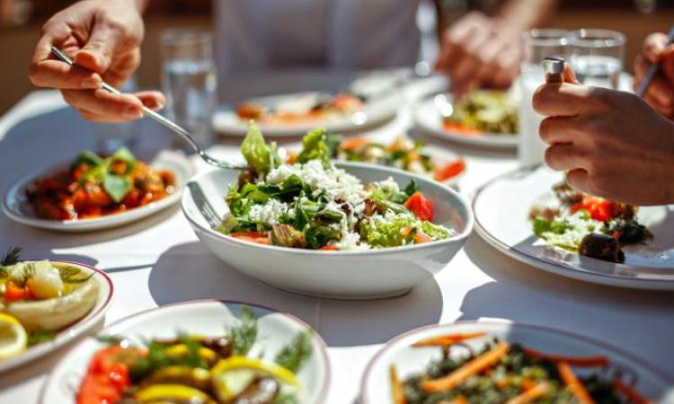 Fully Managed Café & Restaurant – Breakfast & Lunch Menu | 80+ Seats (50 Inside, 30 Outside) | Serving 25kg Coffee Weekly [2509091]
