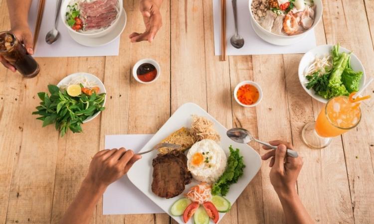 Premium Licensed Hospitality $8000 per week Opportunity with Private Residence [2602102]