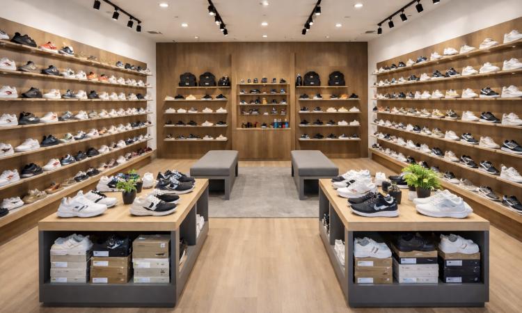 Established Women’s Footwear Store – Prime Mornington Location  | $149K + SAV [2604011]