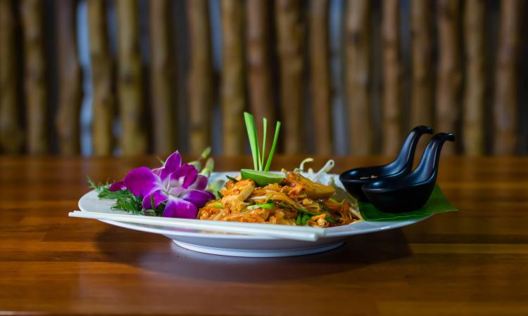 Thai Restaurant/Takeaway | WIWO | Prime Location in Tourist Town [2604161]