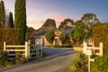 South Coast Sanctuary: Country Living, Minutes to the Sea.
