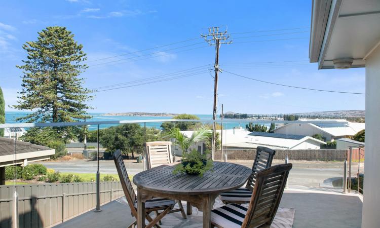 Renovated Art Deco Home with Ocean views