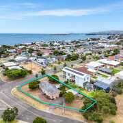 Seller of a House in Hayborough