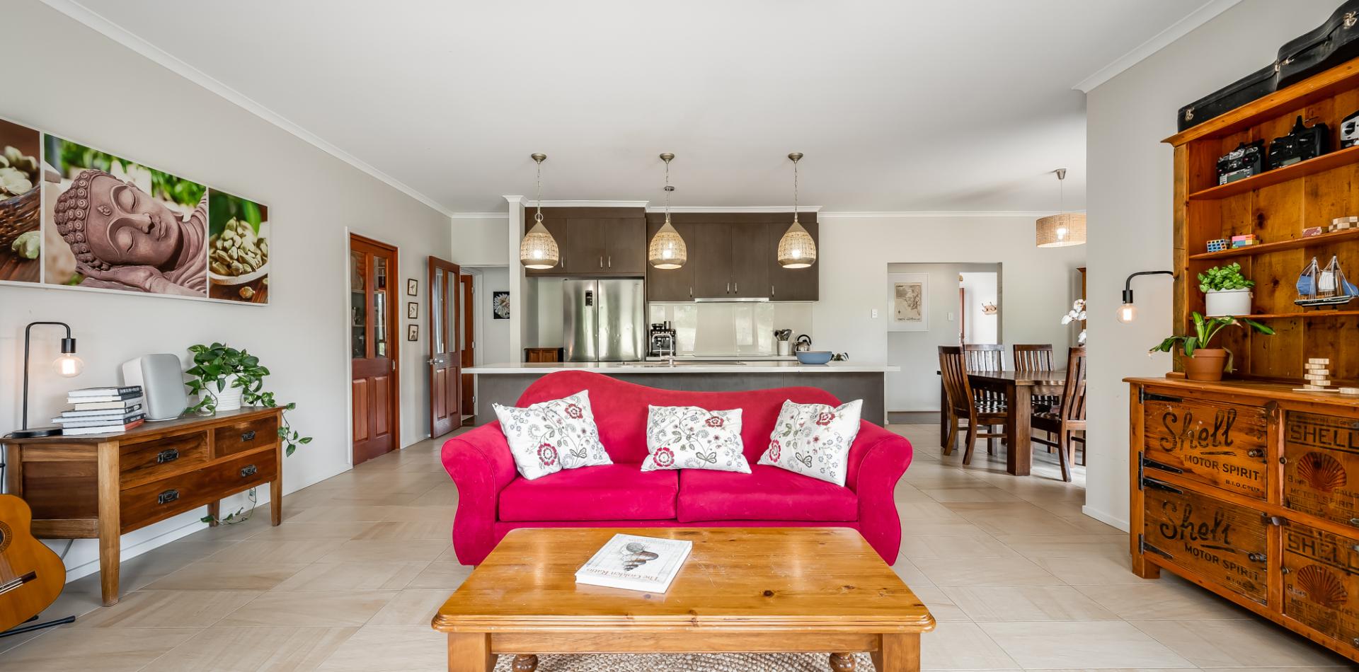 Newton & Co LIGHTFILLED FAMILY HOME 1.7ACRES , STUNNING COASTAL