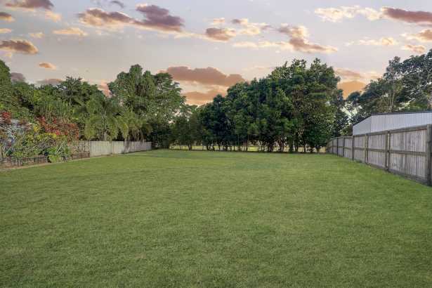 Prime Oasis Estate Land - Walk to the Beach!