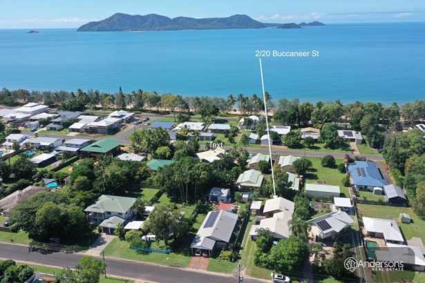 Private Rear Duplex Close to Beach!