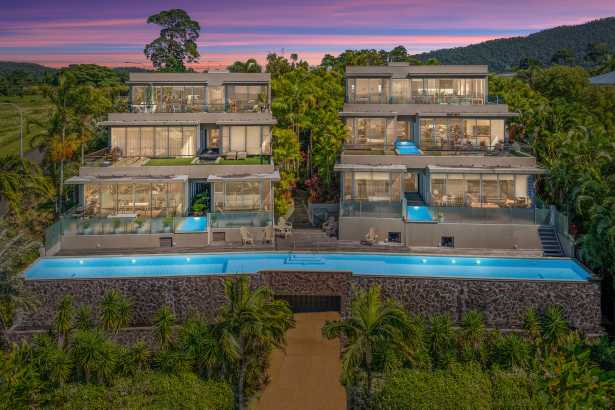 Elevated Mission Beach Apartment with Panoramic Views!