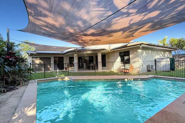 Spacious Family Living with Pool & Triple Garage – 1 Street from the Beach 🌴