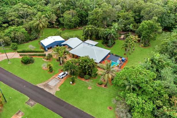 🌿 Lifestyle Acreage with Pool & Sheds – Just Minutes to Mission Beach