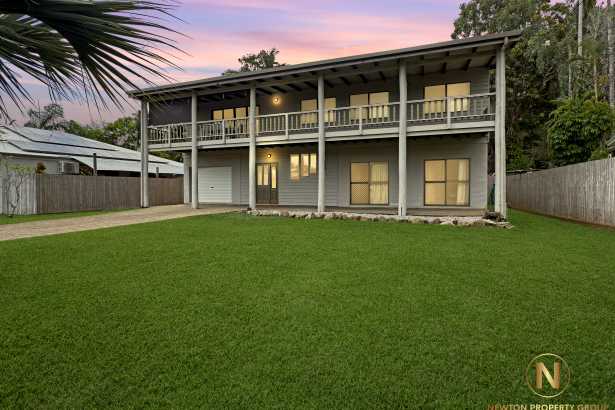 🌴 Relaxed Coastal Living with Space for Everyone!