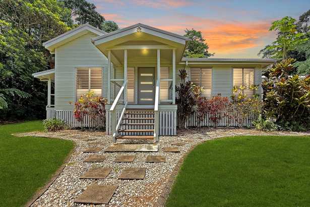 Half-Acre Queenslander Retreat With Pool & Rainforest Privacy