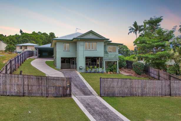 🏡 Move-In Ready Family Home – Walk to Schools, Hospital & Town