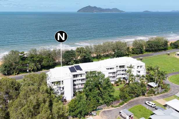 Beachfront Ulysses Apartment with Ocean & Island Views