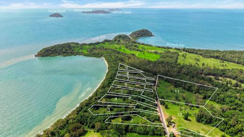 Acreage Beachfront Luxury - Headland