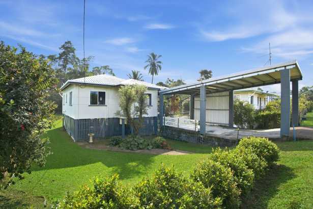 Creekside Timber Charm with Space, Privacy and Town Convenience