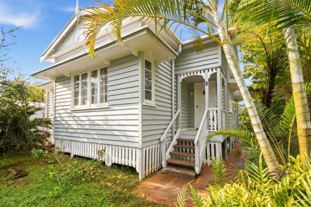Character Queenslander Charm in a Walk-to-Everything Mission Beach Position