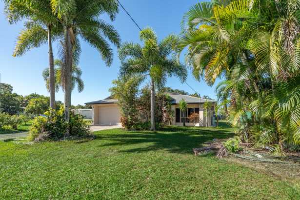 Easy Coastal Living Moments from South Mission Beach