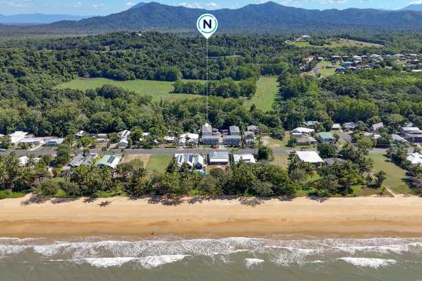 Private End Townhouse Opposite Wongaling Beach