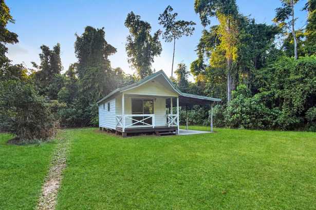 Over Two Acres of Tropical Privacy, Minutes from Wongaling Beach