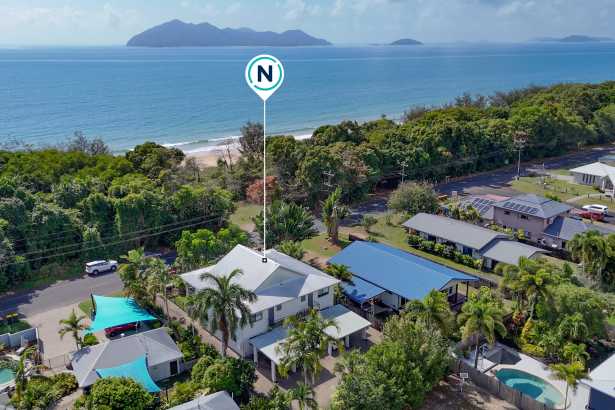 Coastal Charm – Just a Stroll to the Beach!