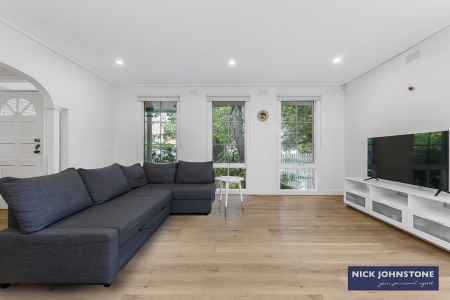 Three Bedroom Townhouse Central Brighton location