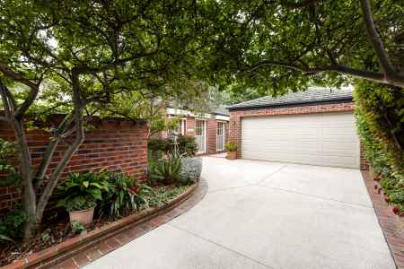 Secluded Single-Level Sanctuary Near Half Moon Bay