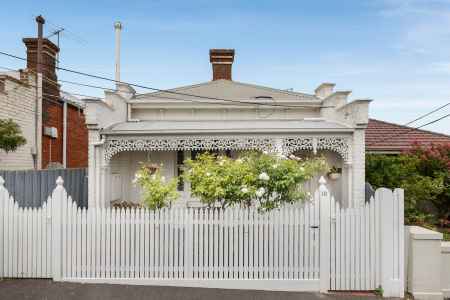 Victorian Gem in a Premier Cul-de-sac