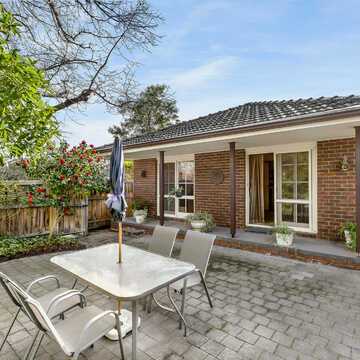 Lorraine T testimonial image