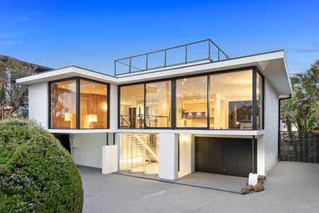 Spectacular Bay Views, Iconic Poolside Living & Studio on a Rare 916sqm Allotment