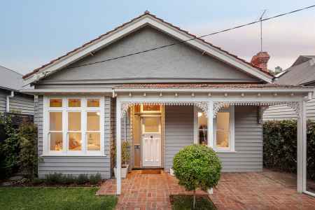 Period Charm, Contemporary Style & Space