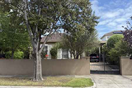 Single-Level Comfort with Dual-Living Appeal