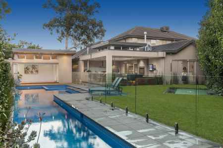 A RESORT-STYLE SETTING TO ENVY