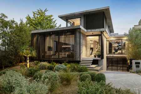 Family Sanctuary with Undeniable ‘Wow Factor’