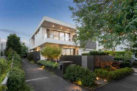 Entertaining living meets Village life