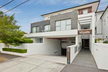 Sophisticated Living with a Private North-Facing Terrace