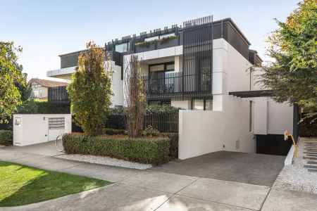 Prestige apartment in prime location