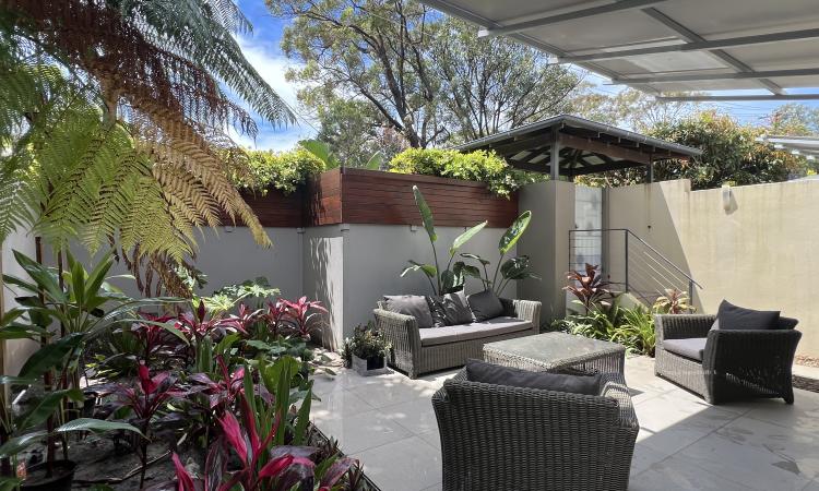 Modern urban living moments away from Noosa’s delights - 3 bed plus study