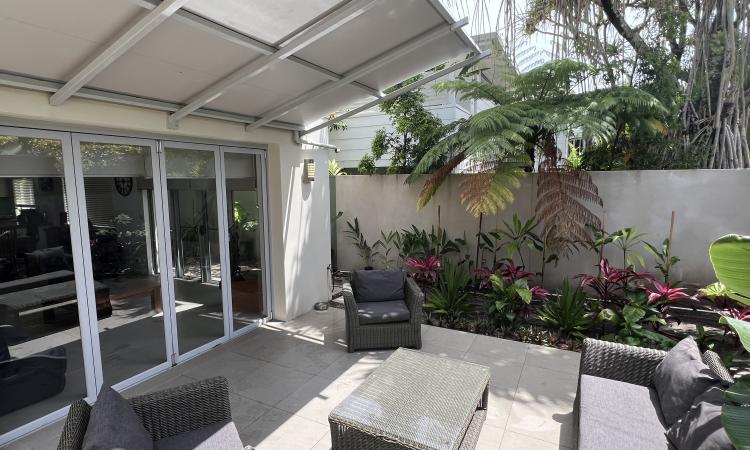 Modern urban living moments away from Noosa’s delights - 3 bed plus study