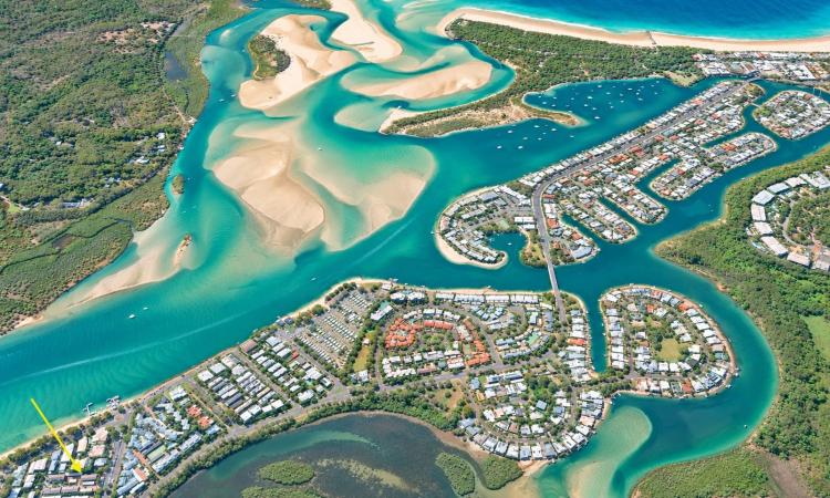 Partially furnished unit steps away from Noosa River