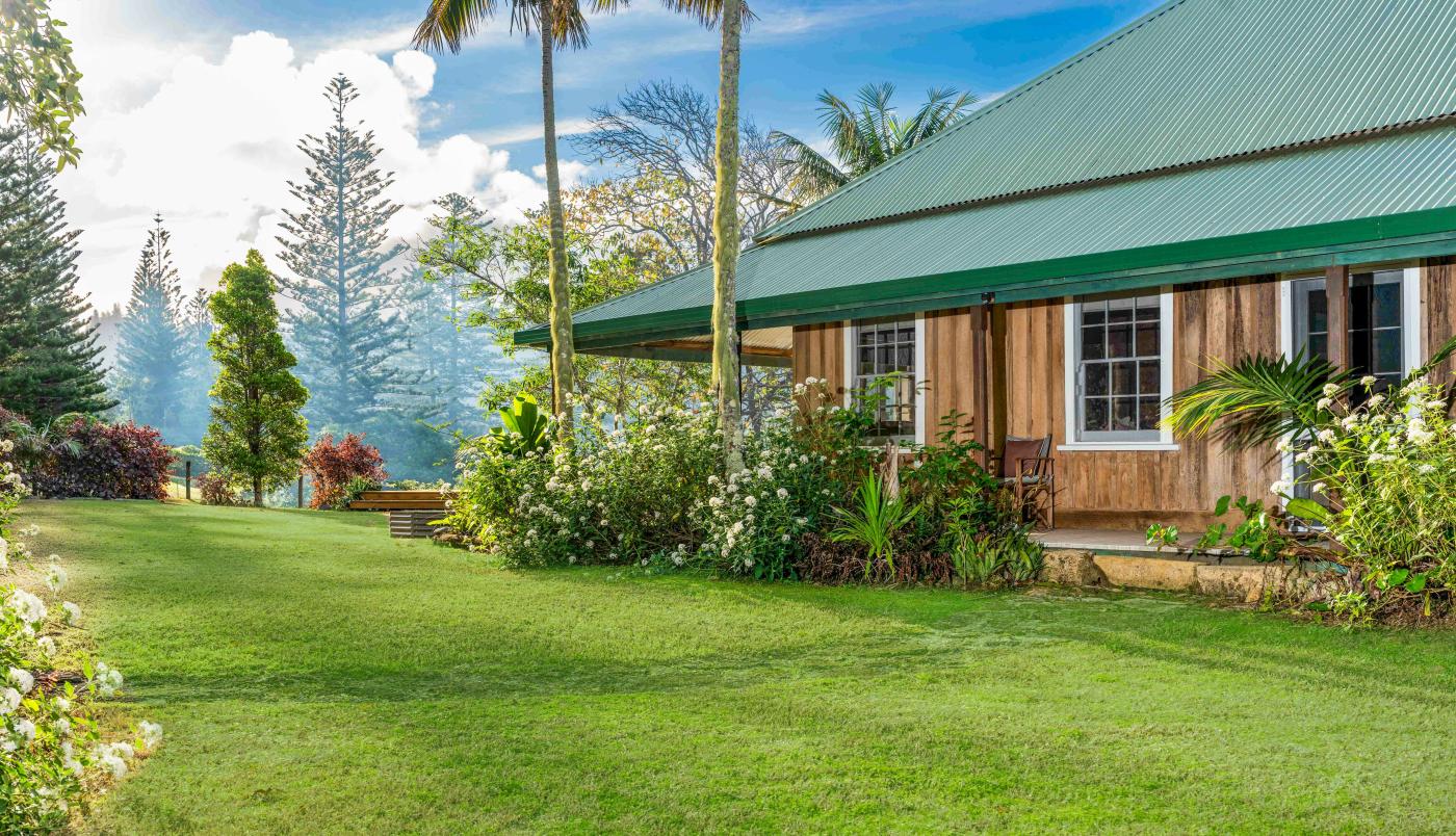 Exterior Statt's Cottage