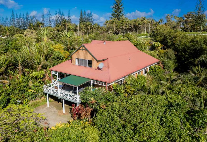 A Private, Self-Sufficient Sanctuary Minutes from Town