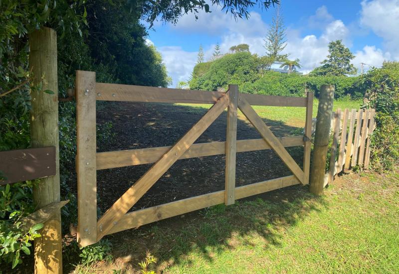 Convenient Flat Land Parcel Just Minutes from Town